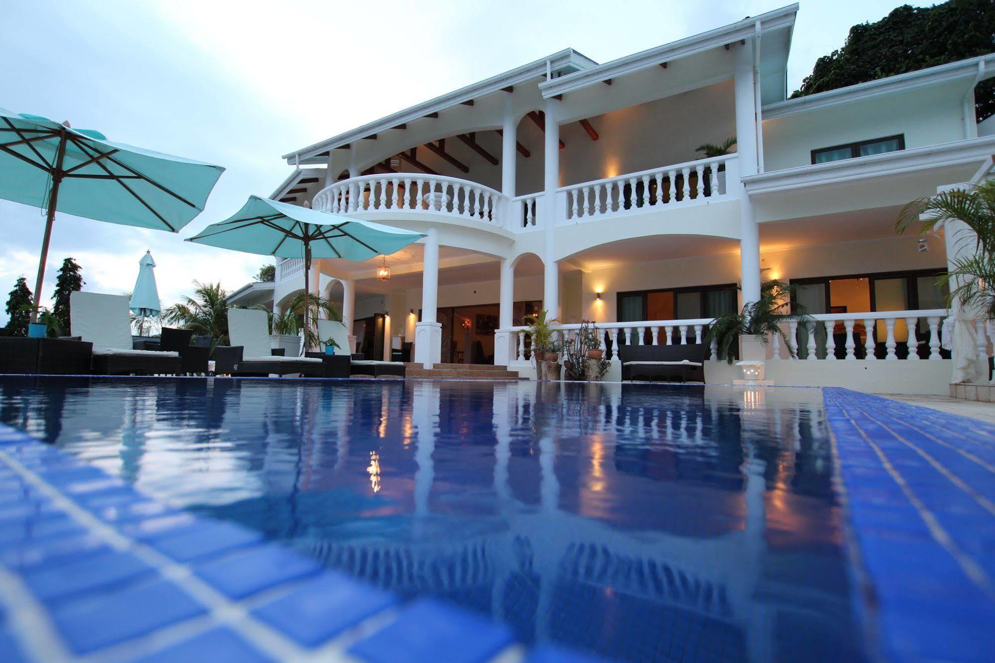 Petit Amour Villa Glacis  Luaran gambar